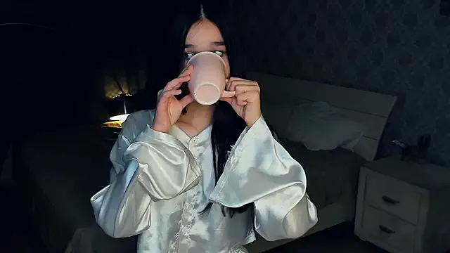 Freechat MeliaMelchiori on StripChat