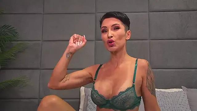 Mellisandre from StripChat is Freechat