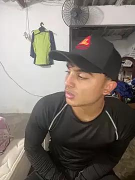 Mentriplex from StripChat is Freechat