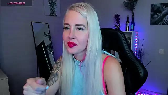 Mermaid_N from StripChat is Freechat