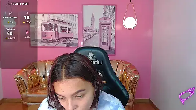 Freechat mia_foster_t on StripChat