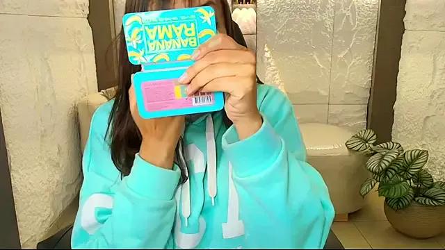 Miah_Jones_r_ from StripChat is Freechat