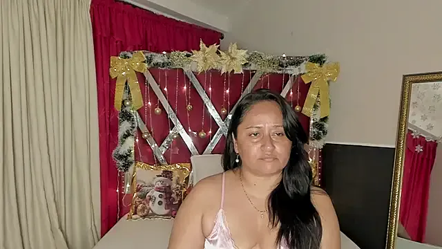 Freechat MicaelaHot_ on StripChat