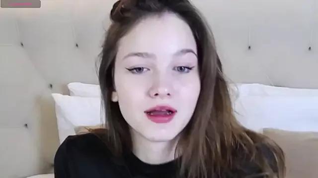 MichelleRoux from StripChat is Freechat