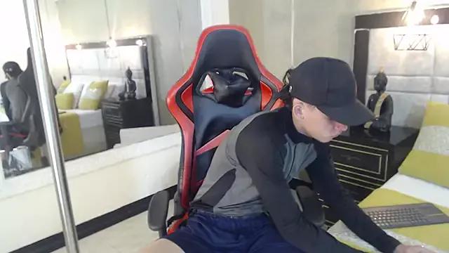 MikeBeneflek from StripChat is Freechat