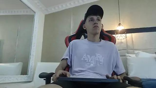 MikeBeneflek from StripChat is Freechat