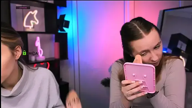 Freechat mila_glow1 on StripChat