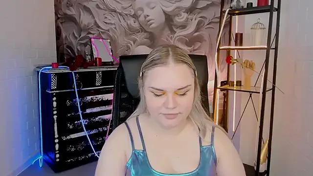 MilaTory from StripChat is Freechat
