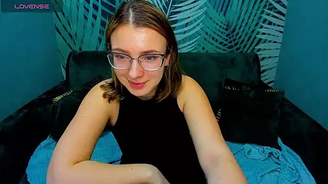 MilinaFox from StripChat is Freechat
