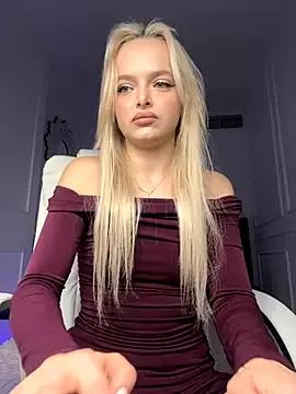 Miss_blondiee from StripChat