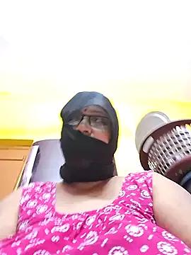 mistirani from StripChat is Freechat