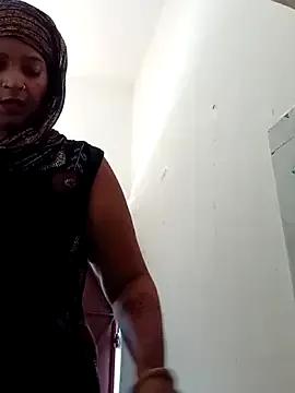 Mohni_love from StripChat is Freechat