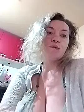 Mommygetnaughty from StripChat is Freechat