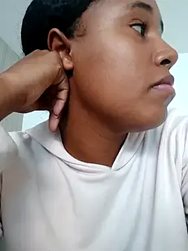 Freechat MoniqueMulberry on StripChat