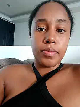 Freechat MoniqueMulberry on StripChat