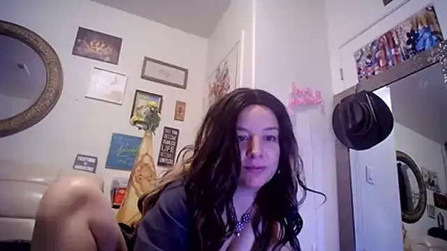 Freechat MonroeLoves on StripChat