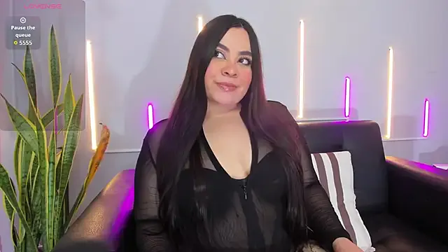 Freechat Monserrat_J on StripChat