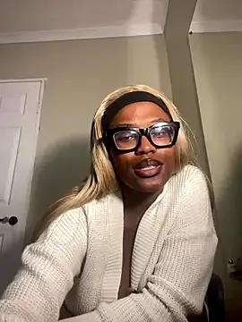 Moonzy77 from StripChat is Freechat
