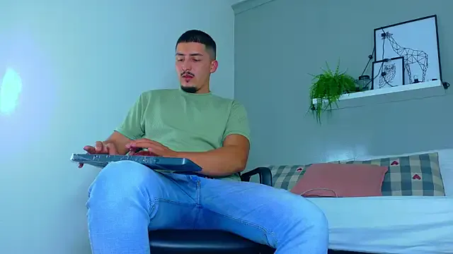 Freechat MrFox__ on StripChat