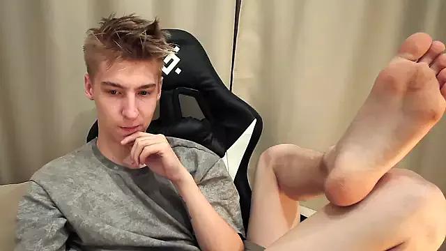 MrSexyCum4U from StripChat is Freechat