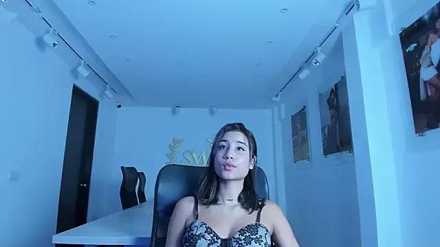 NairobiLee from StripChat