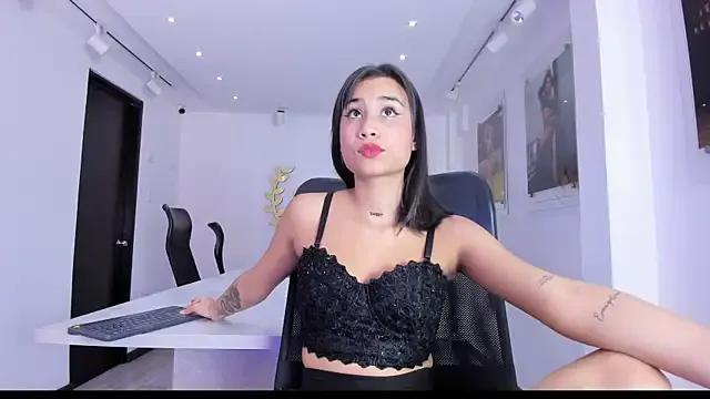 NairobiLee from StripChat