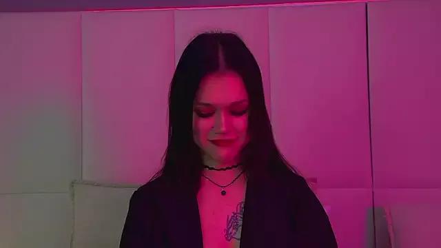 NaomiShannon from StripChat is Freechat