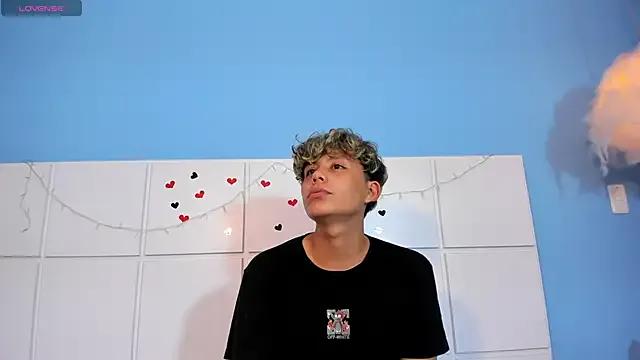 NathanBell from StripChat is Freechat