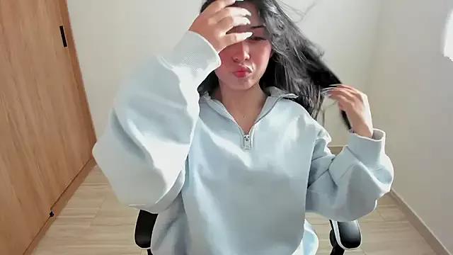 nayraleon_a from StripChat is Freechat