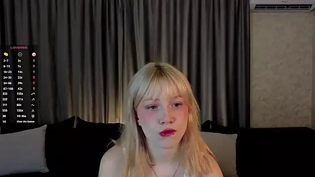 NecraBloom from StripChat is Freechat