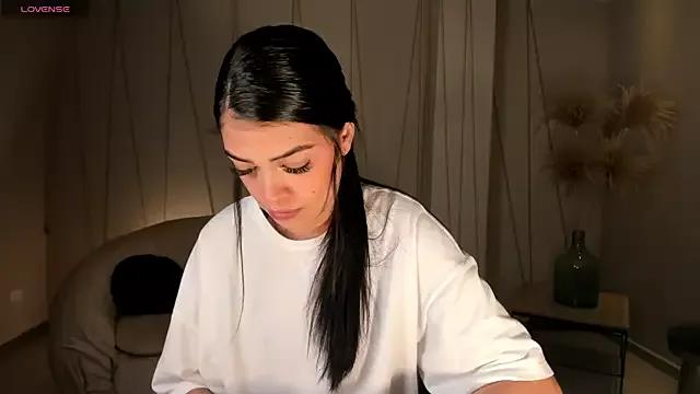 NiaMiller_ from StripChat is Freechat