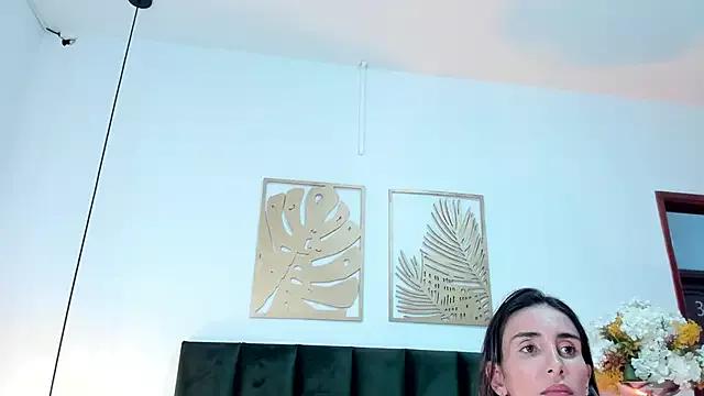 Nina_Cavaali from StripChat is Freechat