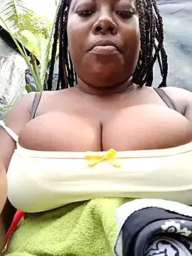 nini-will from StripChat is Freechat