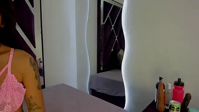 Freechat noa_roseasm on StripChat