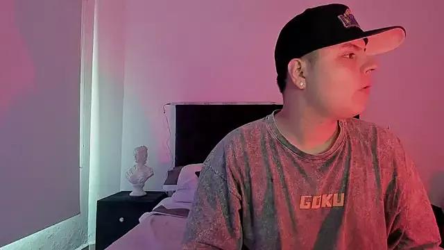 NoahLux from StripChat is Freechat