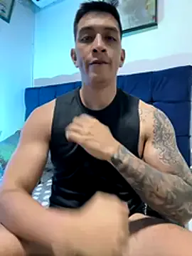 Freechat OliverWest04 on StripChat