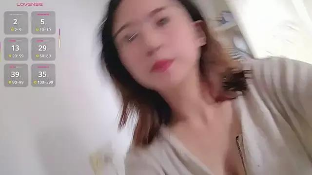 Olivia-l from StripChat