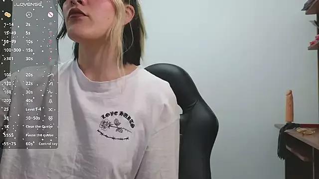 Olivia_Young from StripChat is Freechat
