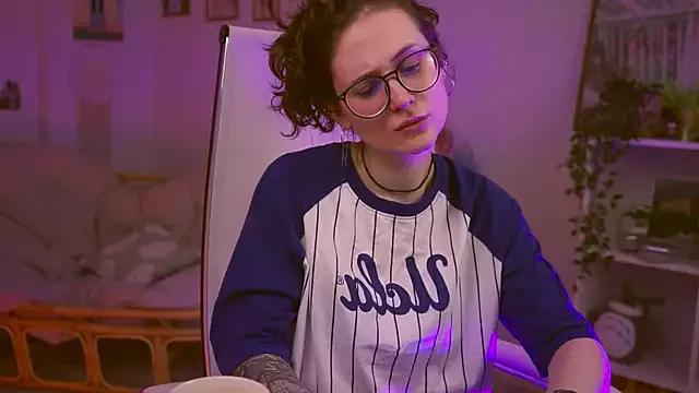 OliviaMcClean from StripChat is Freechat