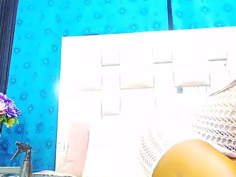 PerlaZultana from StripChat is Freechat
