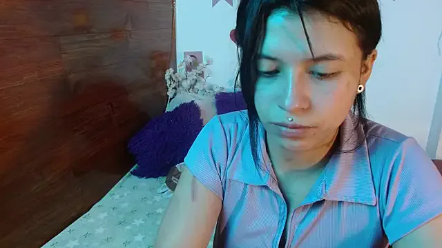 Freechat petite_coral on StripChat