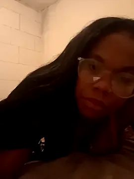 Freechat PrettahSantos on StripChat