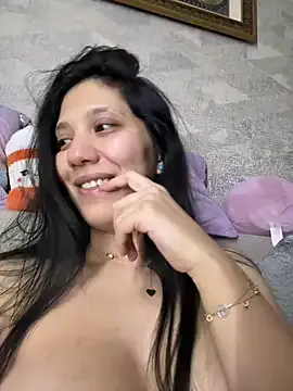 Freechat PrincessYYara on StripChat