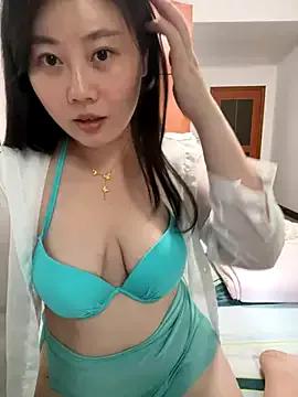qinger2025 from StripChat is Freechat