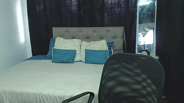 rebeka_kenye from StripChat