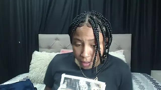 rebeka_kenye from StripChat