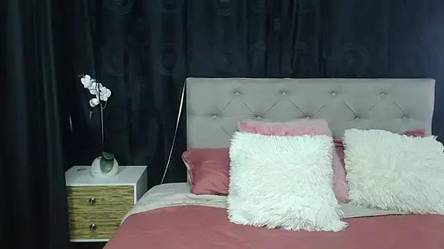 rebeka_kenye from StripChat