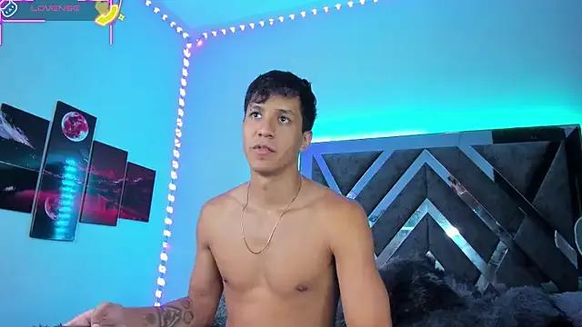 Robertmiller21 from StripChat is Freechat