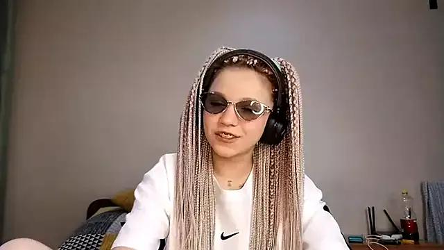 RockNRollSiren from StripChat is Freechat