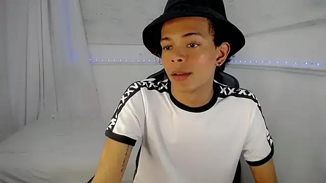 rose_Skinny_ from StripChat is Freechat